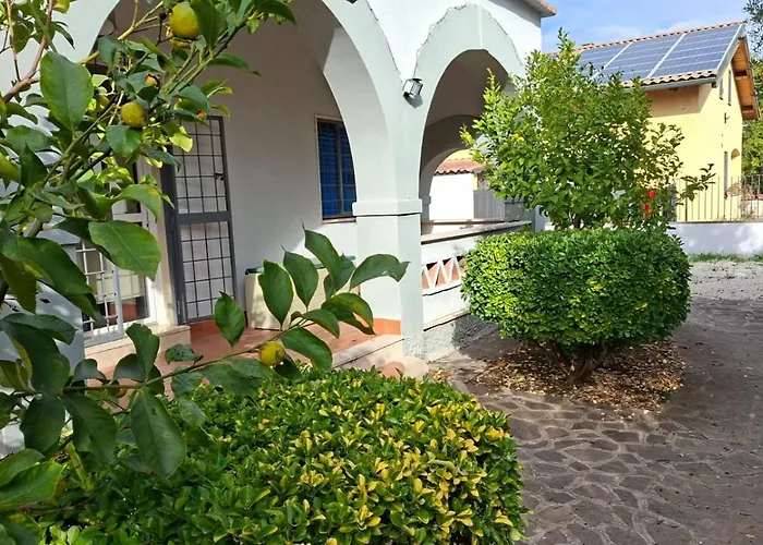 Maison De Benny Aeroporto Ciampino Capannelle Castelli Romani Casa vacanze Roma